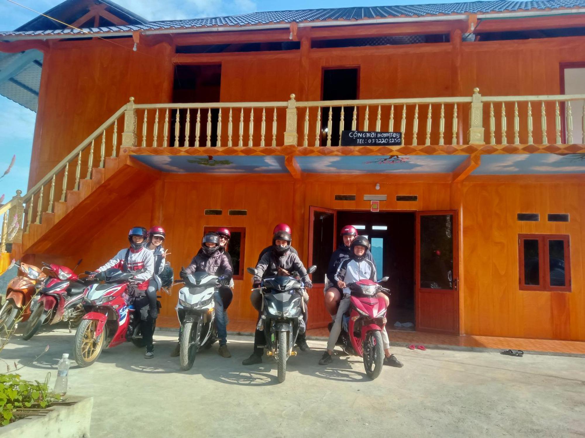Cong Troi Homestay Ха Жианг Екстериор снимка